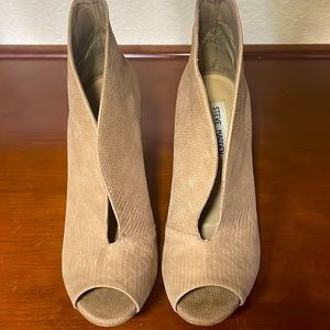 Steve Madden ankle booties